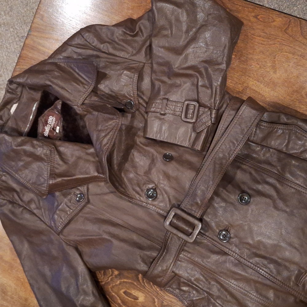 VINTAGE LEATHER CAMPUS COAT